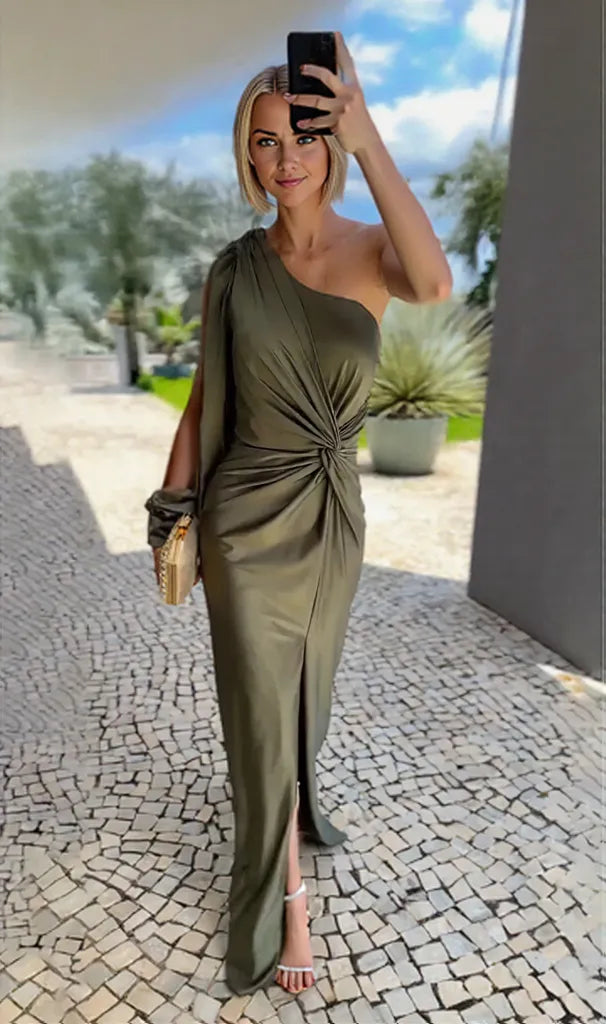 Olivia | Elegant Green Maxi Dress with Flowing Silky Sleeves