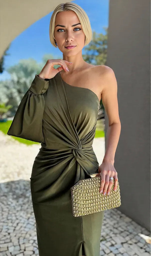 Olivia | Elegant Green Maxi Dress with Flowing Silky Sleeves