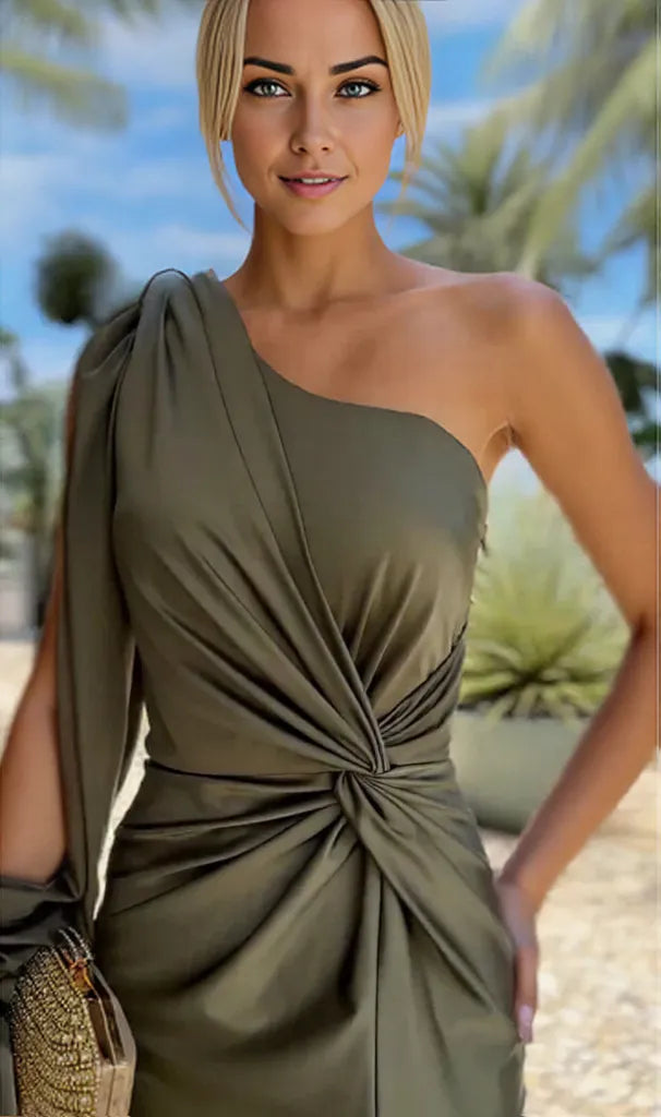 Olivia | Elegant Green Maxi Dress with Flowing Silky Sleeves