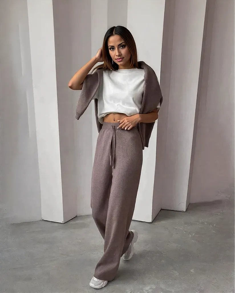 Katie | Cozy Women's Cashmere Ensemble